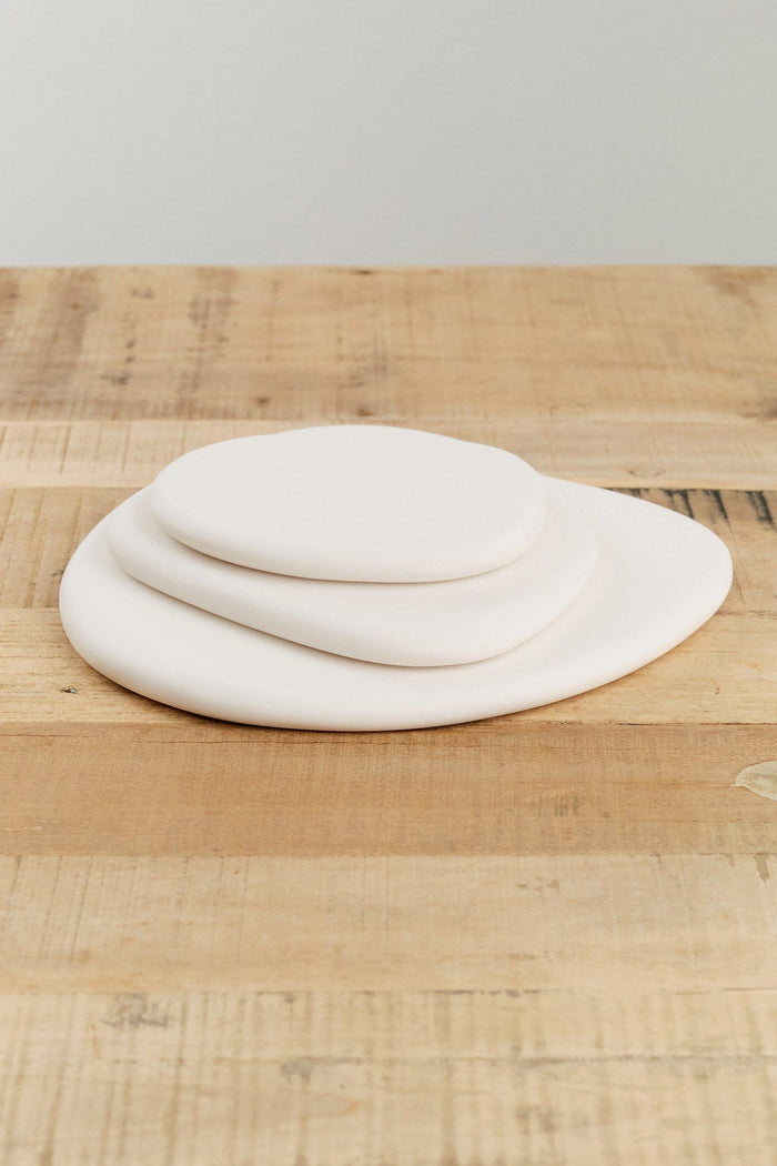 Tina Frey Designs Home Kitchen Serving Puddle Medium Platter White